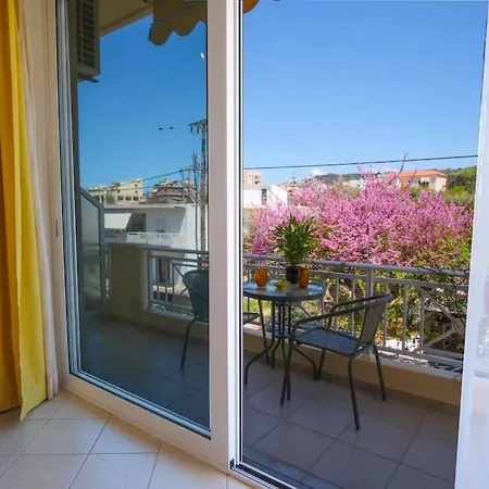 Sunny Near The Centre Of Chania * La Canée